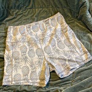 LOVE FITNESS-Pineapple print bike shorts with side pockets. Size L